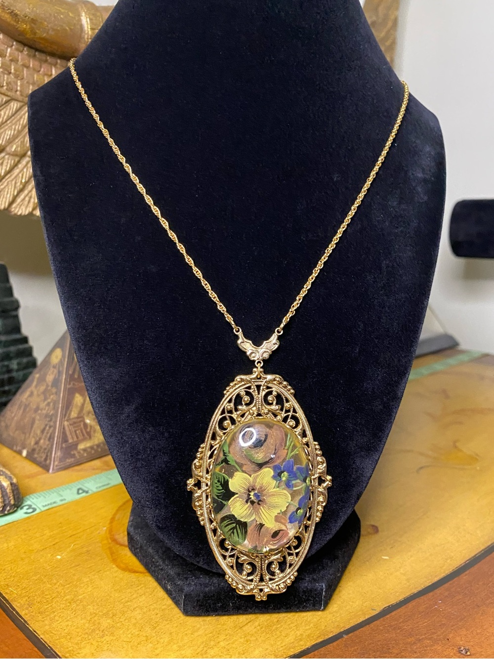 Vintage Gold-Tone Floral Pendant long Necklace - Hand-Painted Oval Locket